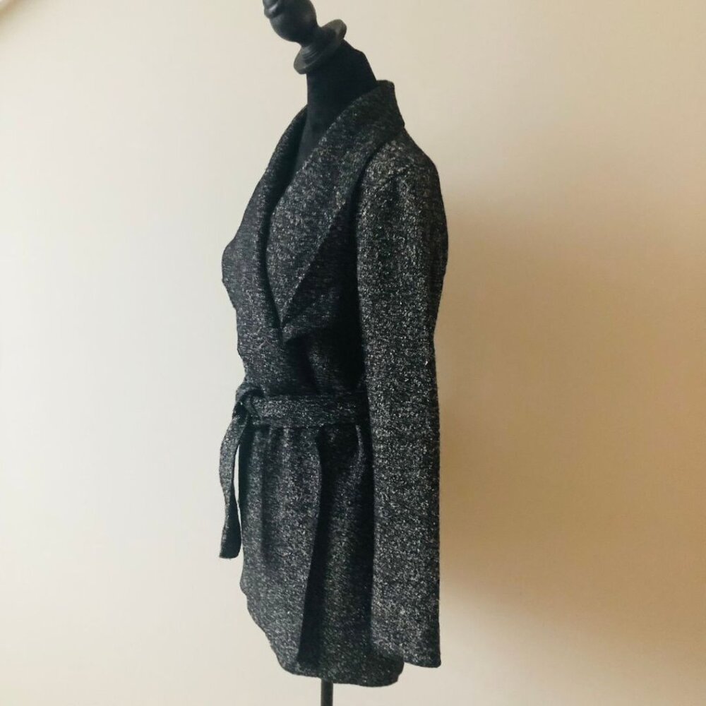 Like New - CHIC By Jacob Herringbone Belted Wrap Coat Size M - Picture 8 of 17